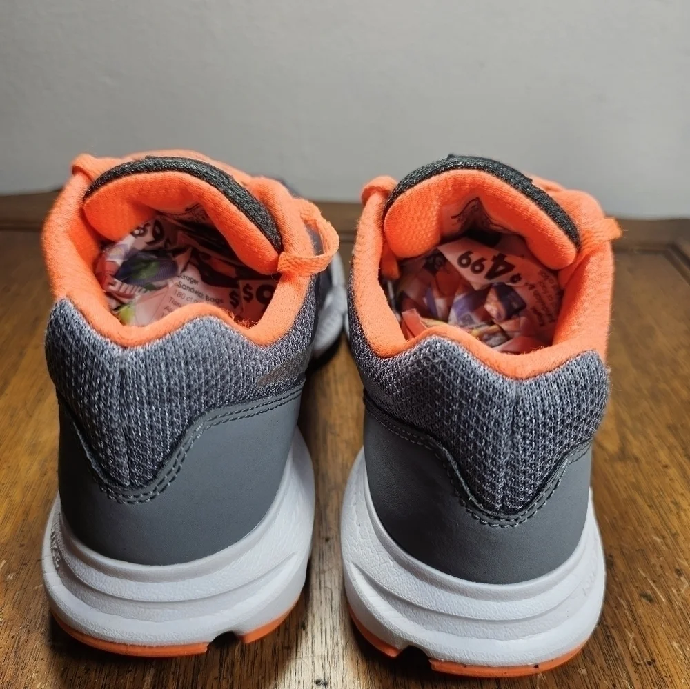 Nike Downshifter 6 kids Shoes Size 5.5Y